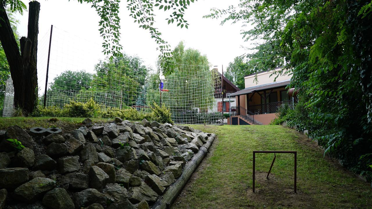 Tobo House Along The River Danube Radvan nad Dunajom Экстерьер фото